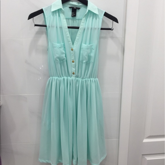 H&M - Belted summer dress - Picture 1 of 5